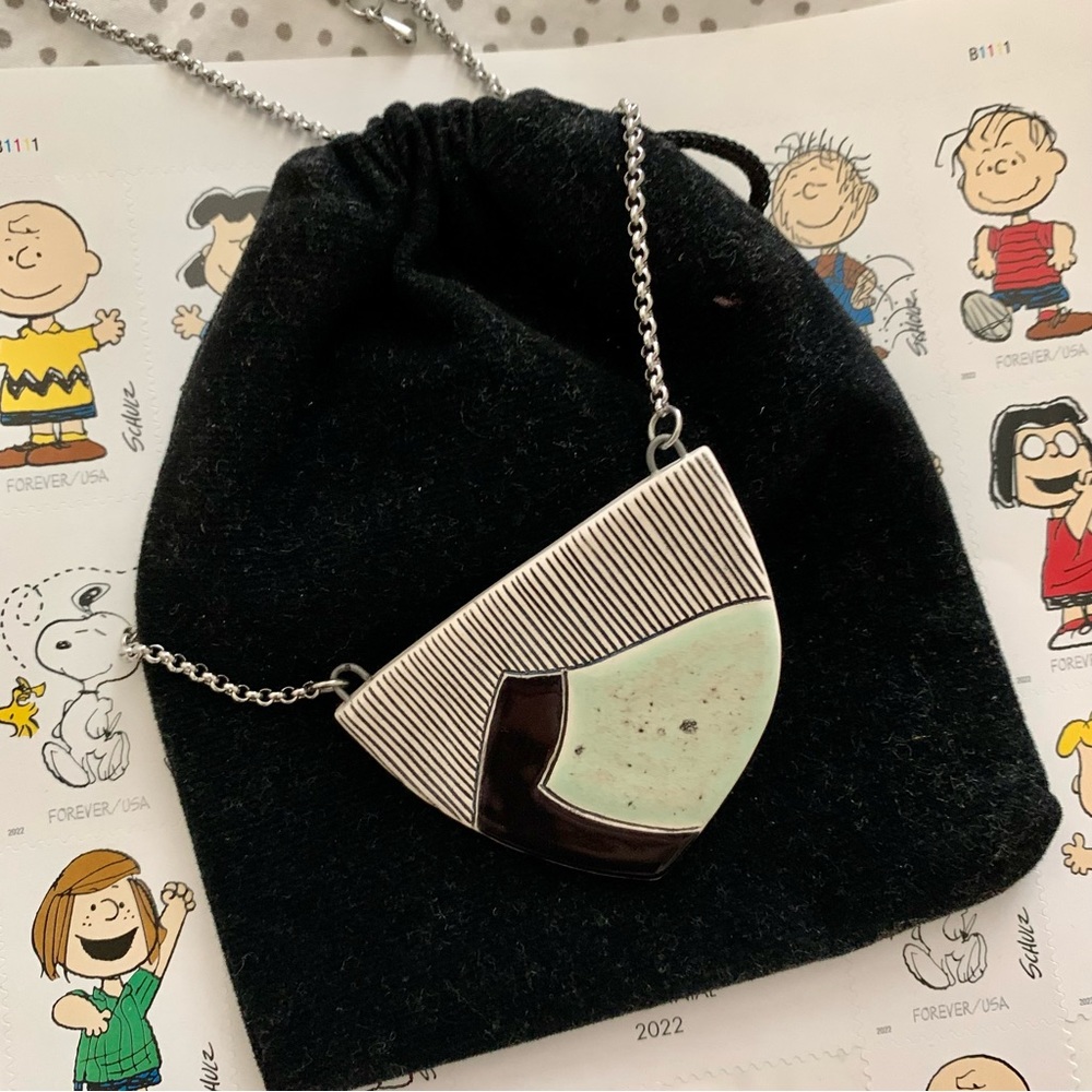 Gorgeous Matching Ceramic Necklace and Earring Set - Picture 3 of 12